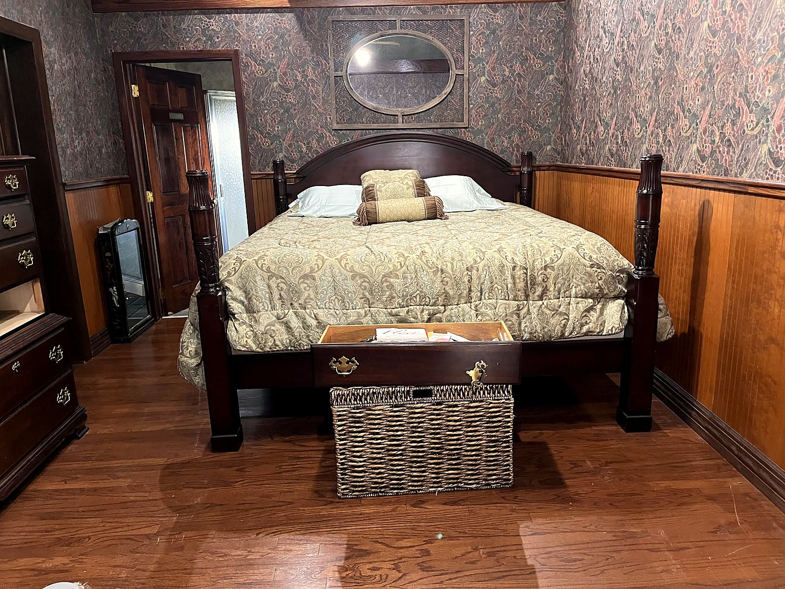 Captain's Penthouse interior