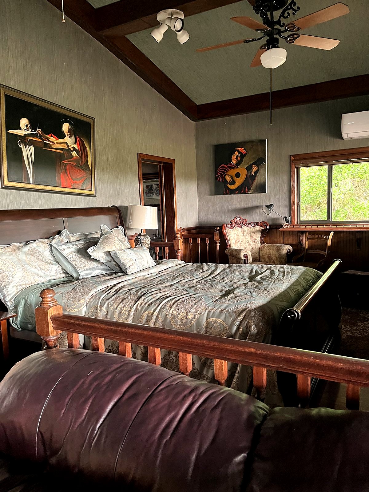 Captain's Quarters interior